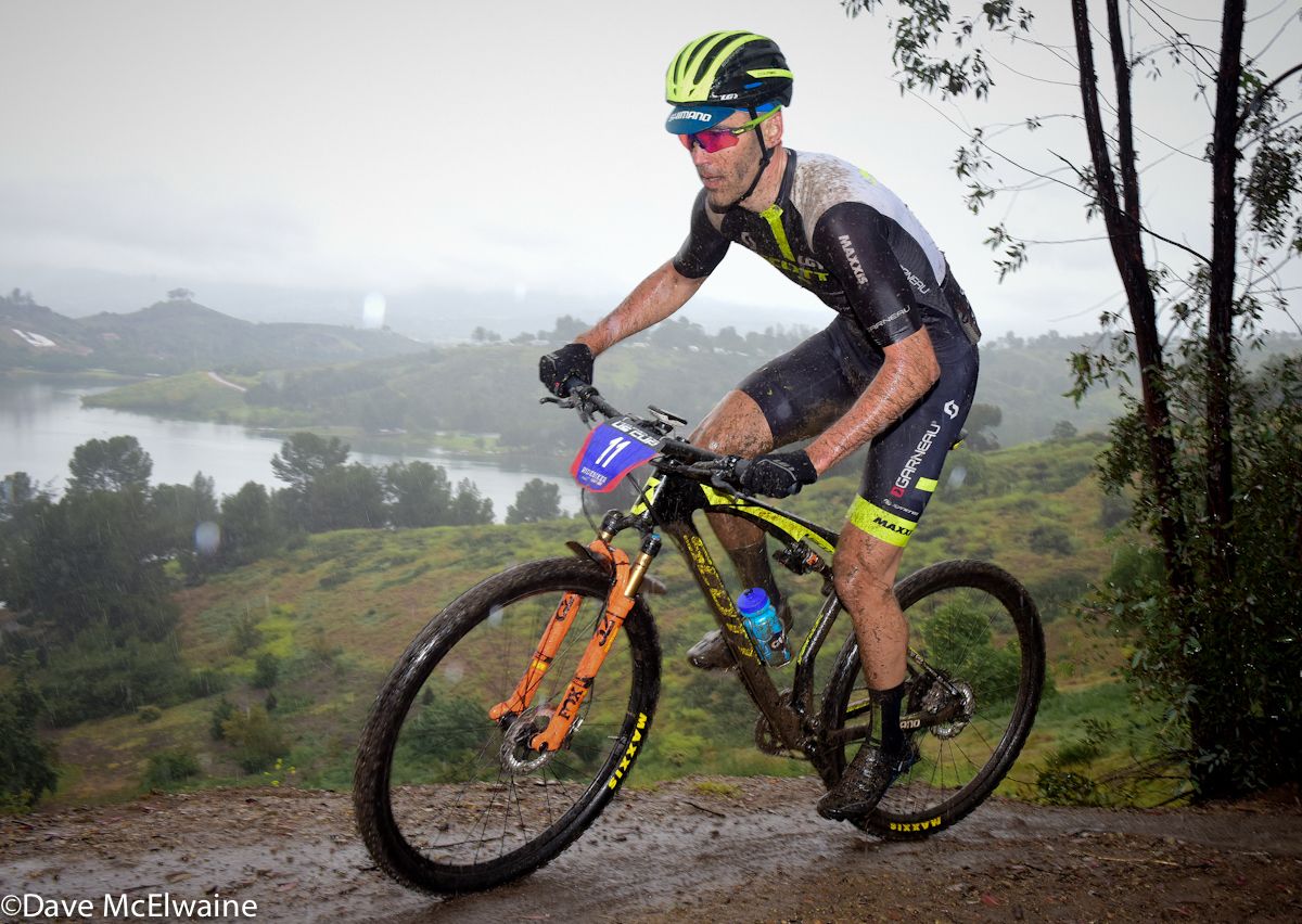 Geoff Kabush (Scott 3Rox Racing) riding in third place during lap one
