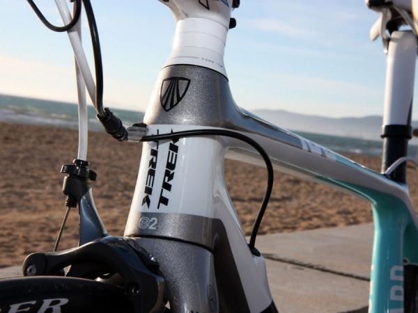 The big, tapered head tube leaves plenty of room for logos but Trek has kept things relatively quiet up front.