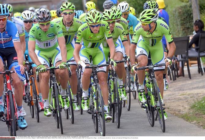 Cannondale gather at the front in preparation of the sprint