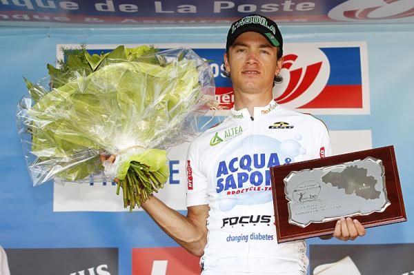 Carlos Alberto Betancur Gomez (Acqua &amp; Sapone) on the podium