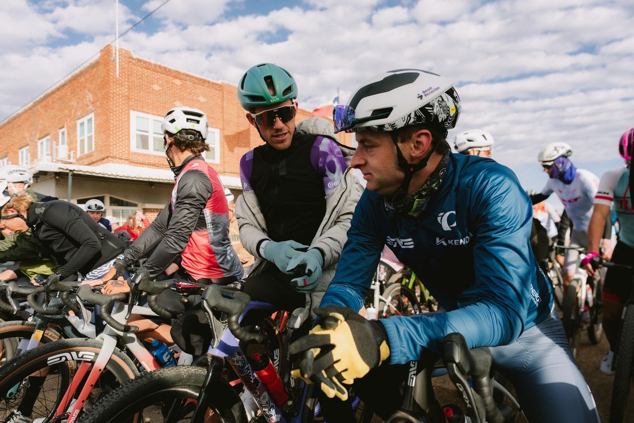 Alexey Vermeulen (right) at the start in Turkey, Texas with Russell Finsterwald