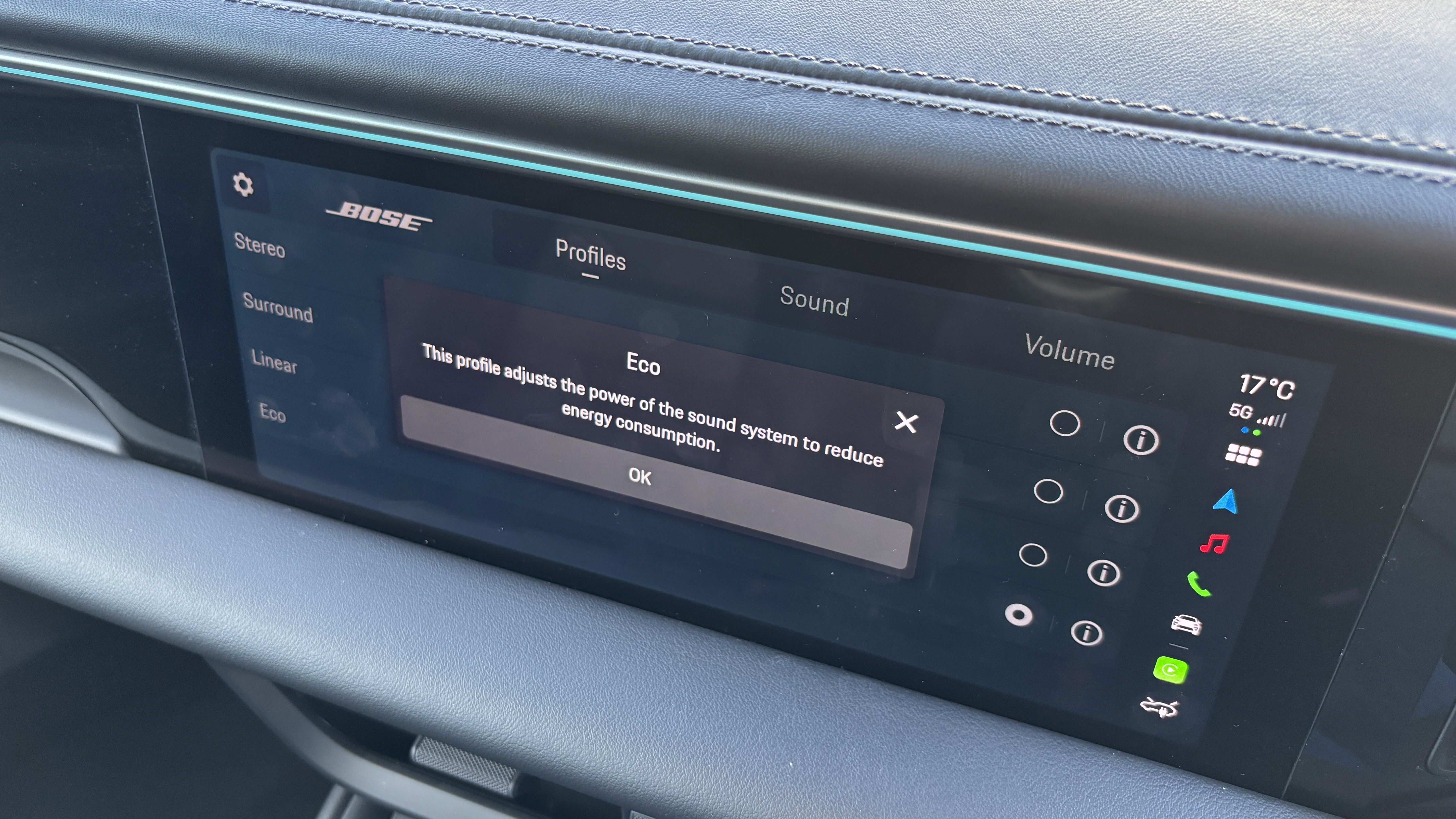 Main display in a Porsche Macan showing the Eco mode on a screen