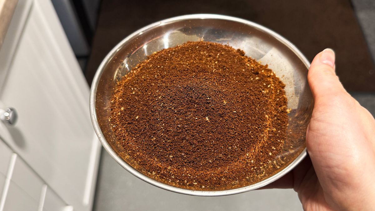 a photo of coffee ground by the aeropress manual coffee grinder