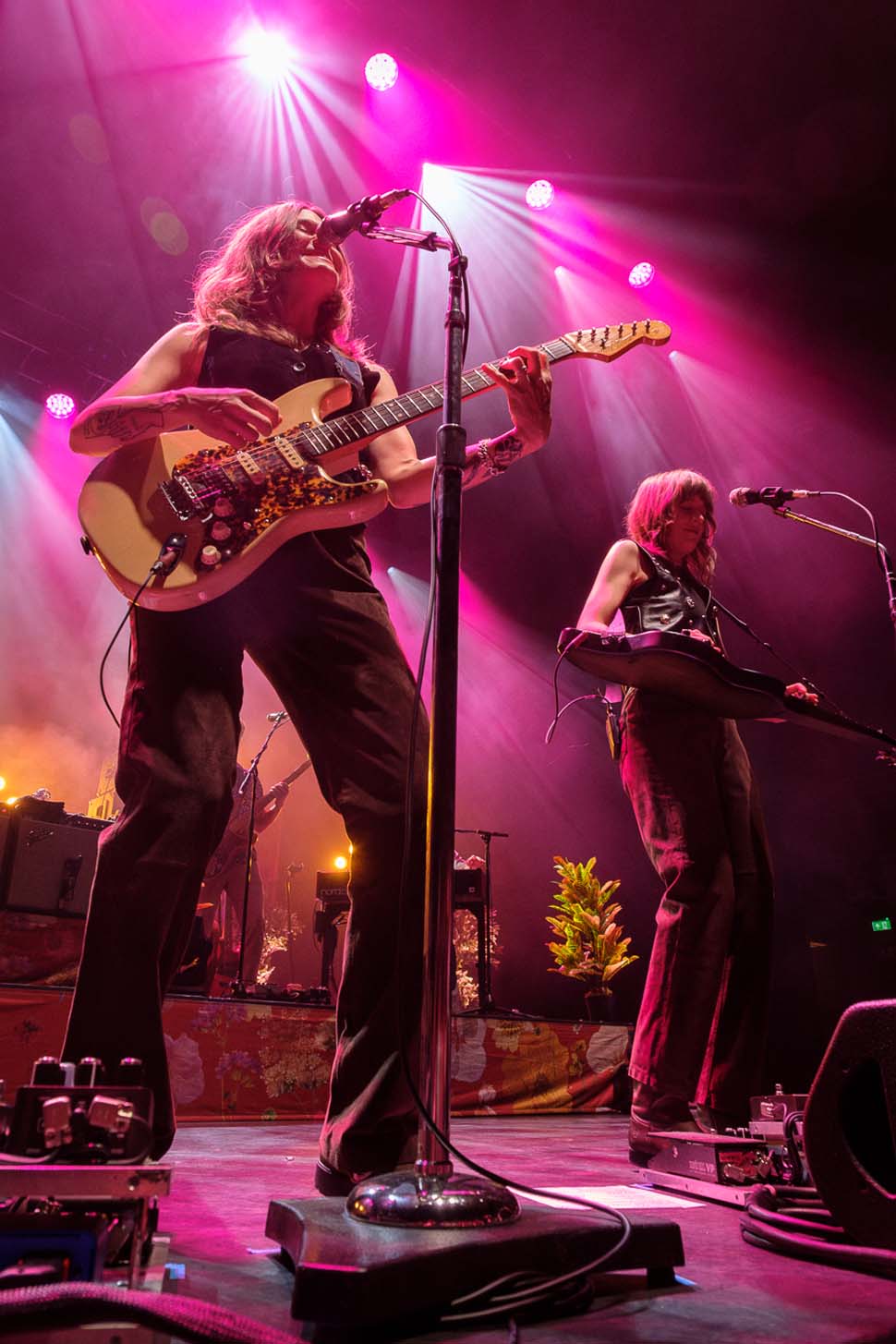 Larkin Poe onstage at Hammersmith Apollo, London