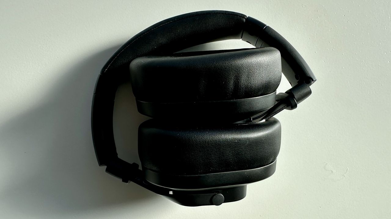 Austrian Audio Hi-X20 wired over-ear headphones closed together