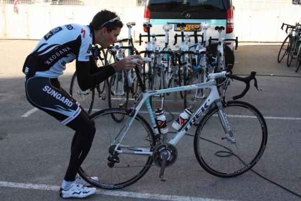 Last minute adjustments for new arrival Laurent Didier, as he rides a Leopard-branded Trek at the RadioShack-Nissan camp.