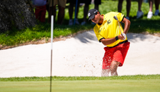 Eugenio Chacarra hits a bunker shot