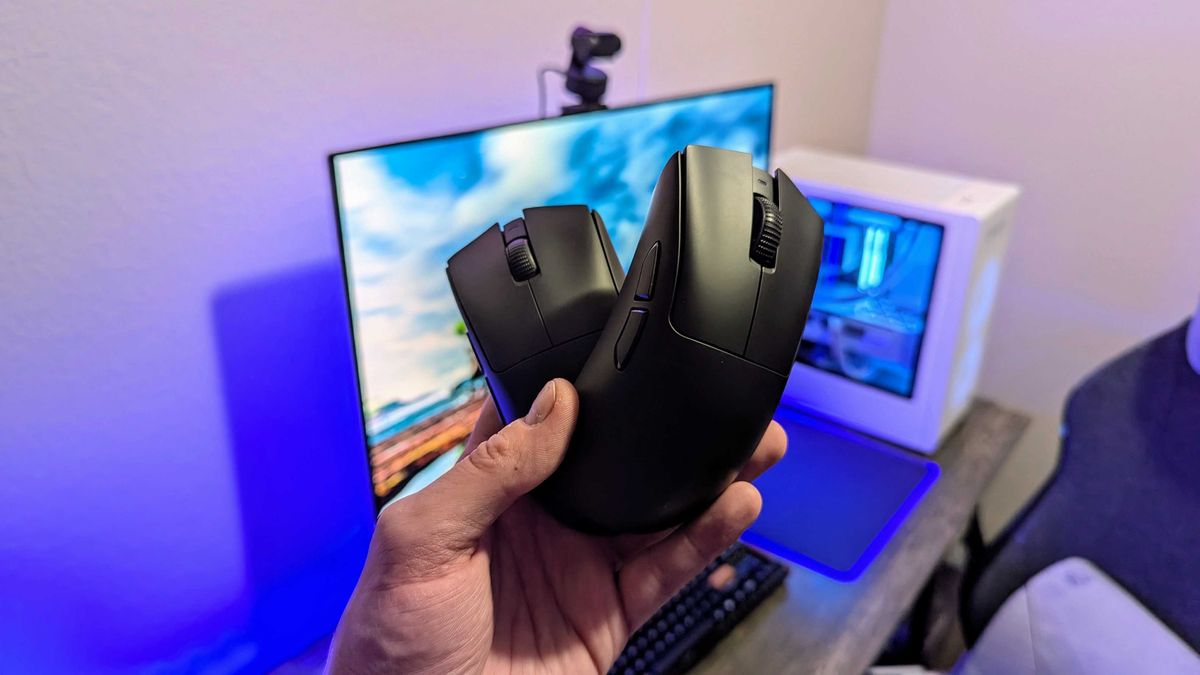Image of the Razer DeathAdder V4 Pro wireless gaming mouse.