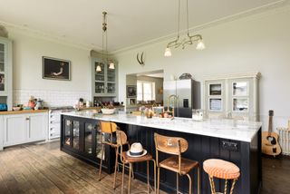 Classic deVOL kitchen with large island