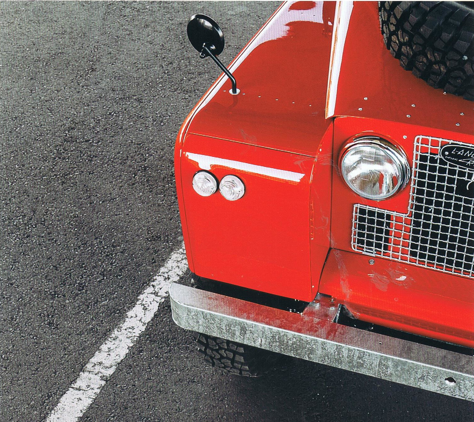 Coolnvintage restores original Land Rovers in Lisbon