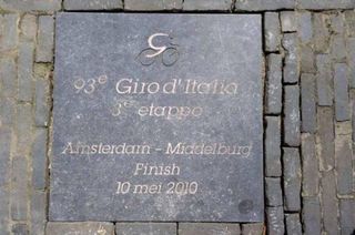 The plaque honouring Wouter Weylandt