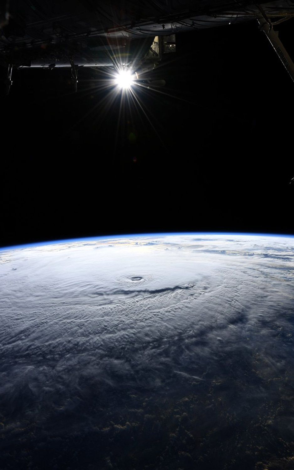 Hurricane Lane in Photos: Massive Storm as Seen from Space | Space