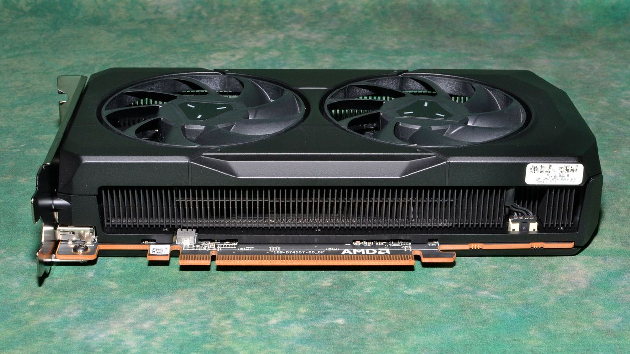 AMD Radeon RX 7600 unboxing and card photos
