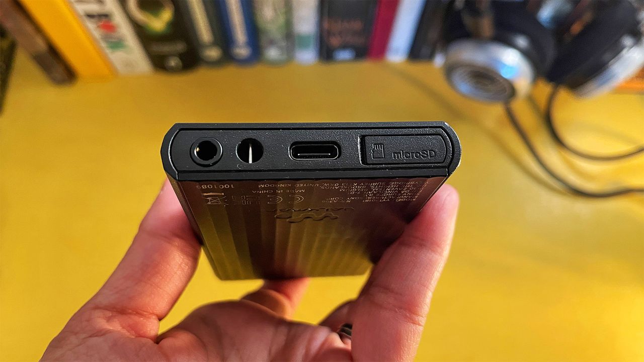 Portable music player: Sony NW-A306