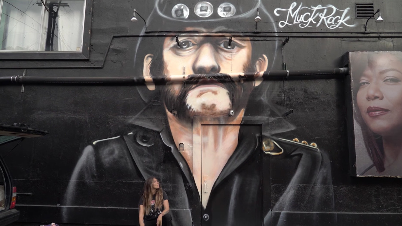 Jules Muck and the Lemmy mural