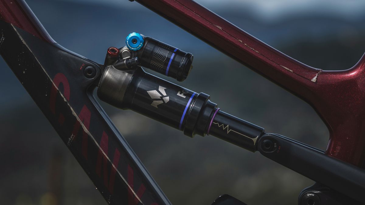 Formula&#039;s new Nebbia shock fitted to a Canyon bike