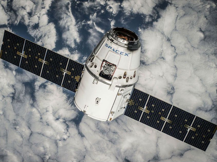 تقدم SpaceX و OneWeb خطة تعايش عبر الأقمار الصناعية ذات النطاق العريض
