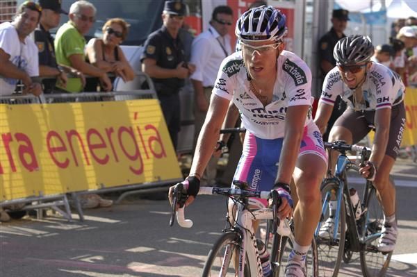 Damiano Cunego (Lampre-NGC) crosses the line in Xorret del Cita