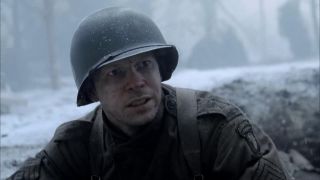 Donnie Wahlberg looking offscreen in Band of Brothers