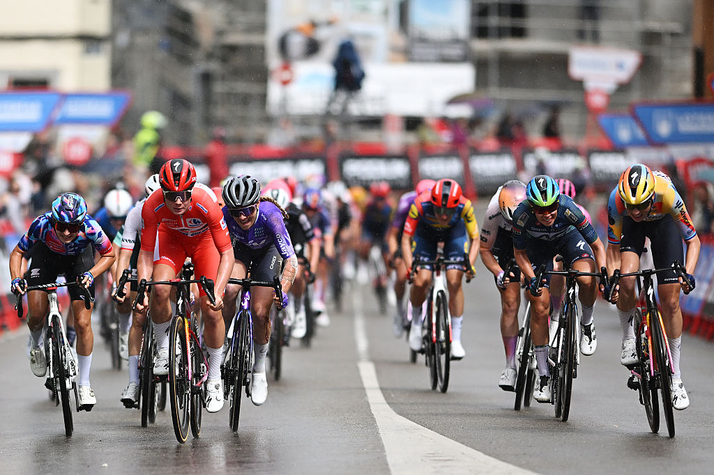 La Vuelta Femenina stage 6 LIVE: GC contenders to do battle in Asturias on first of two mountain top finishes