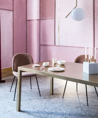 Roost episode 5 - pink living room with dining table and gold lighting - PAUL-RAESIDE