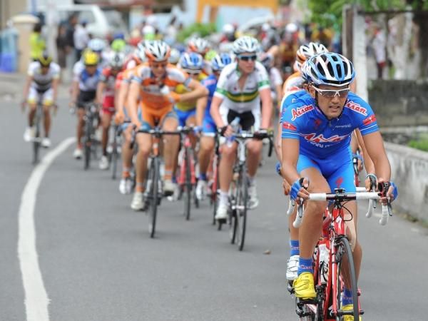 Aisan Racing Team Japan rider leads the second bunch