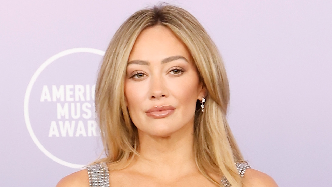 Hilary Duff attends the 52nd American Music Awards at MGM Grand Garden Arena on May 25, 2026 in Las Vegas, Nevada.