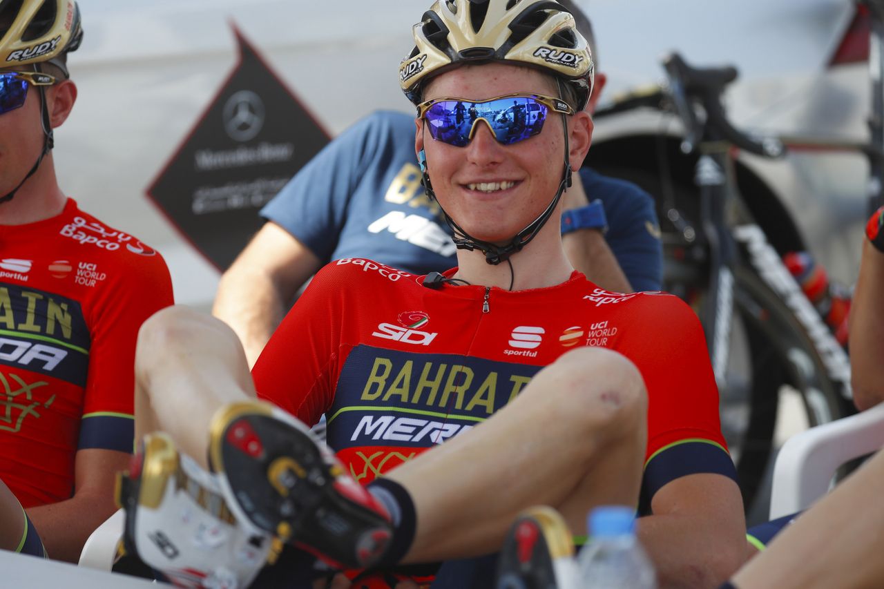 Matej Mohoric relaxes before the start