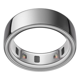 The Oura RIng 4 in silver