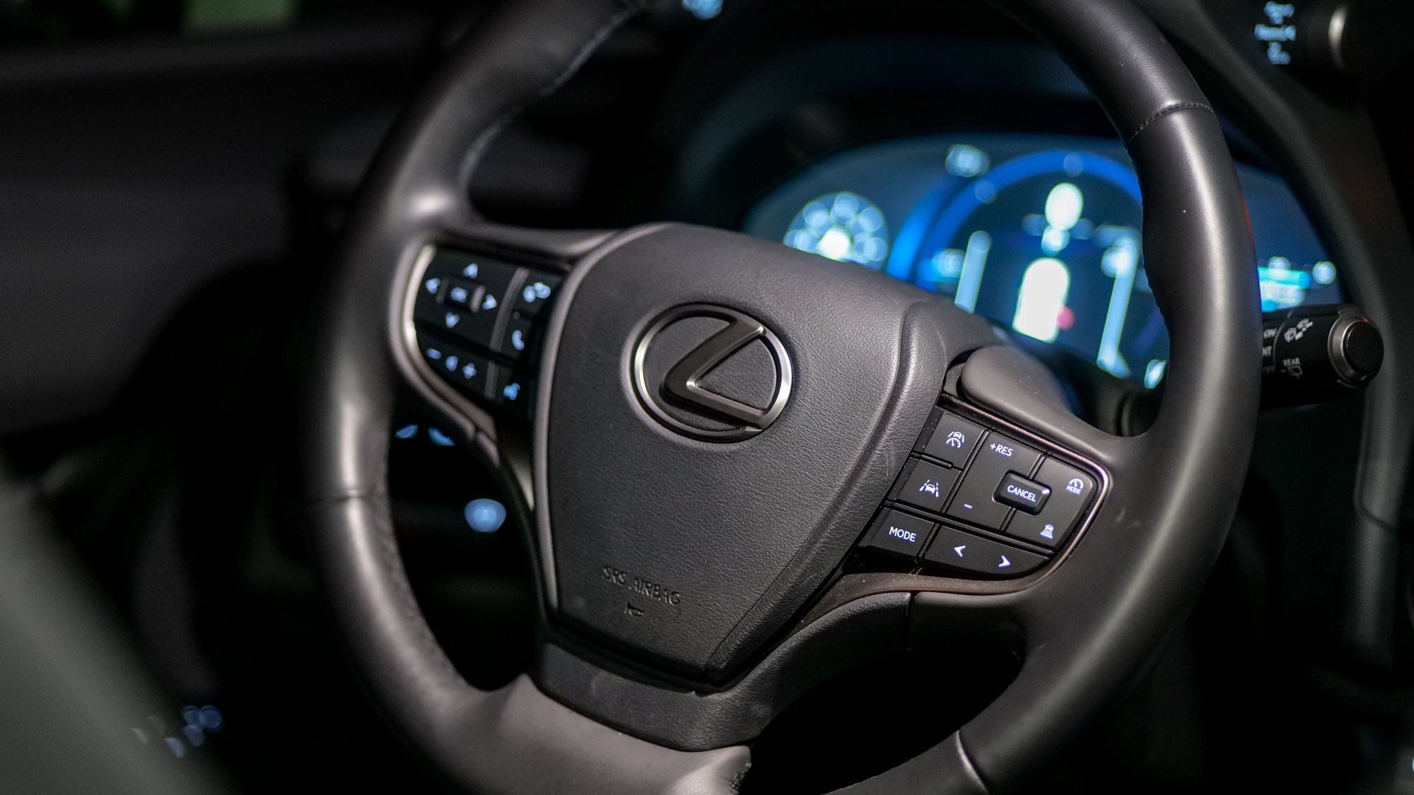 2025 Lexus UX 300h test drive.