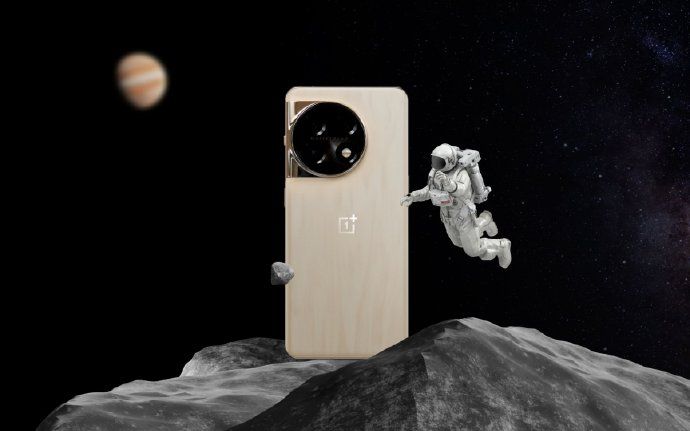 The new OnePlus 11 showing off its Jupiter Rock design made of a new material. 