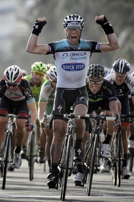 Sylvain Chavanel (Omega Pharma-QuickStep) beats Philippe Gilbert (BMC) in Nice.