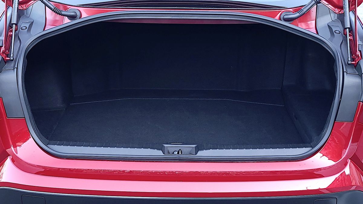 Open tailgate showing the trunk of the Toyota Mirai (2021)