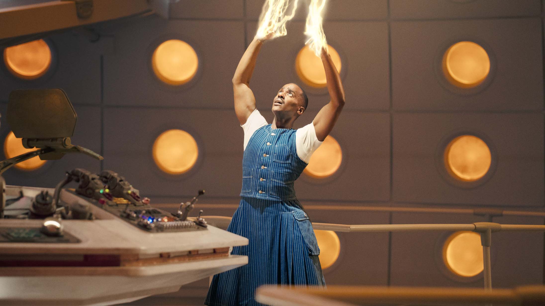 Ncuti Gatwa as the Doctor, about to regenerate in his TARDIS in Doctor Who: The Reality War.