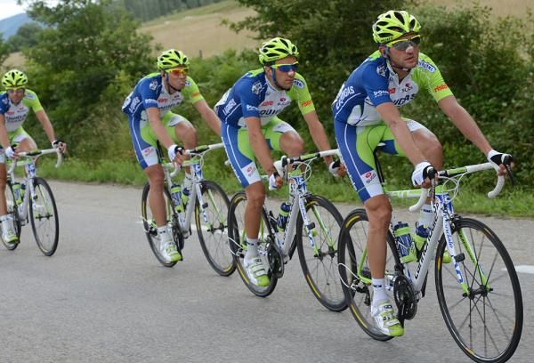 Liquigas-Cannondale upped the pace as Evans was dropped, presumably to pull Rolland back