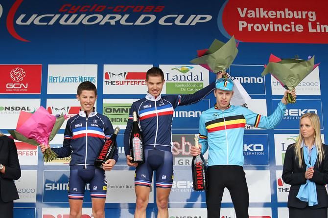 Junior men's podium at the Valkenburg 'cross World Cup (L-R): Joshua Dubau (France), Lucas Dubau (France) and Yannick Peeters (Belgium)