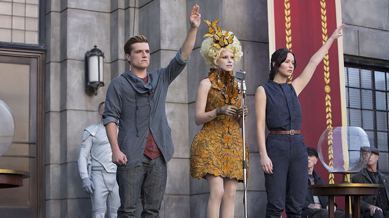 Josh Hutcherson, Elizabeth Banks and Jennifer Lawrence in the Hunger Games