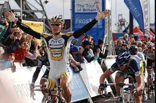 André Greipel (HTC - Columbia) sprinted to victory in stage six, the German's second win at the Tour of Britain.