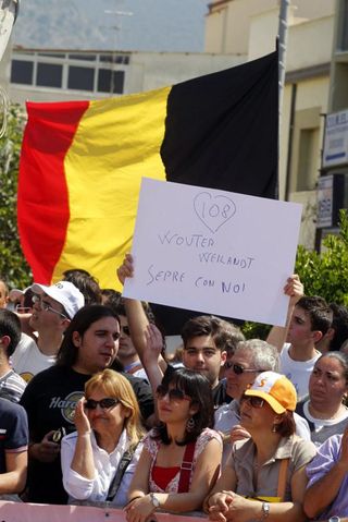 Wouter Weylandt was remembered with a Belgian flag