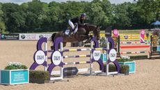 OneDiamond_Jumping.jpg