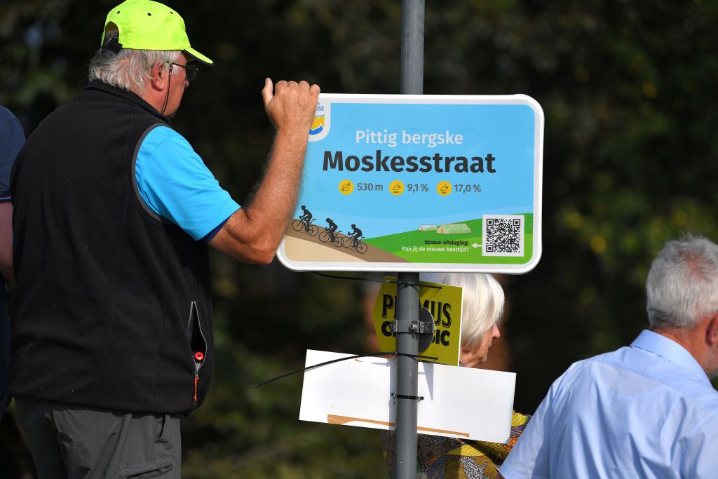 BOORTMEERBEEK BELGIUM SEPTEMBER 18 Sing indicating Moskesstraat Cobblestone Sector during the 11th Primus Classic 2021 a 1977km race from Brakel to Boortmeerbeek Wespelaar Haacht primusclassic PrimusClassic on September 18 2021 in Boortmeerbeek Belgium Photo by Luc ClaessenGetty Images