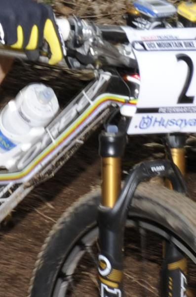 This close up shows a wire leading from Catharine Pendrel's handlebar to her fork, suggesting that it could be an electronic fork lockout system not an XTR Di set up