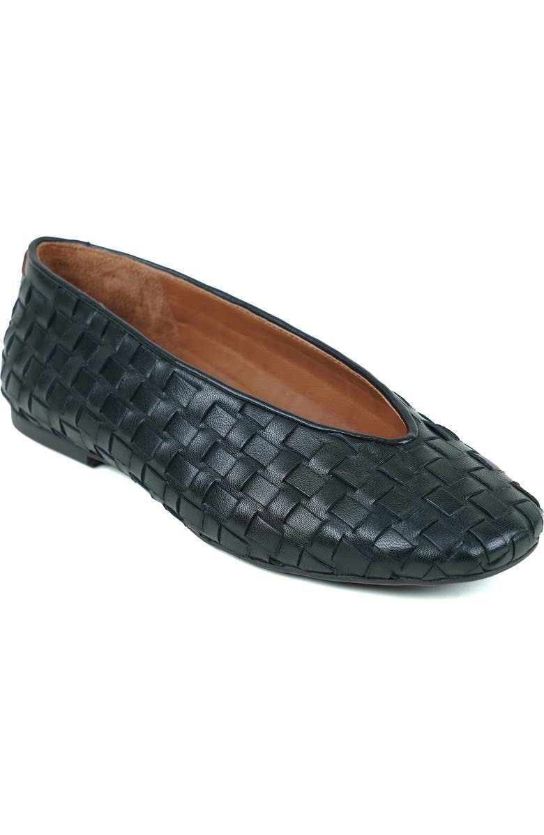 Willow Woven Flat