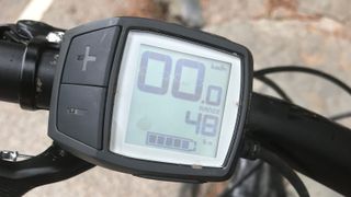 Whyte-E150-electric-bike-display