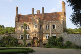 The entrance front of Voewood. ©Val Corbett/Country Life