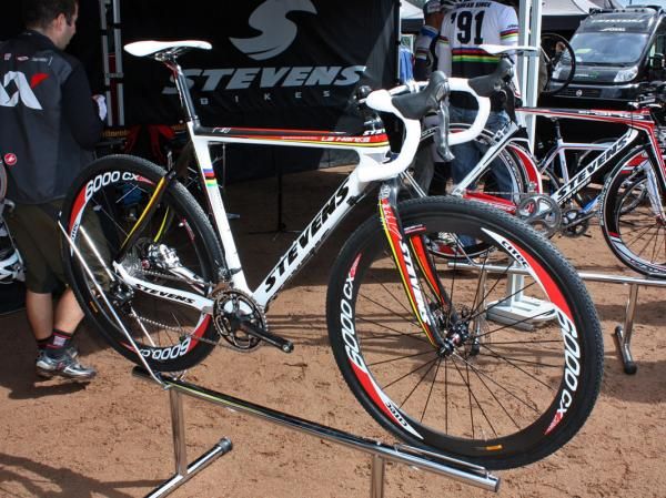 Female 'cross standout Hanka Kupfernagel commissioned Stevens to create this disc-equipped test mule earlier this season.