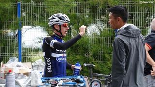 Irishman Dan Martin speaks with Specialized's Chris Yu about the new helmet, mentioning that the new Prevail is a slightly deeper helmet that comes a bit lower on the brow