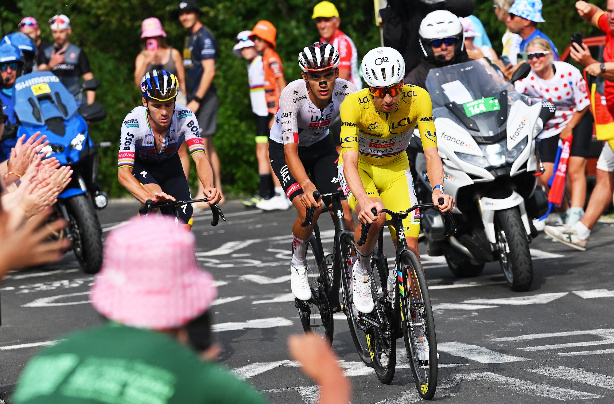 PLATEAU DE SOLAISON, FRANCE - JULY 19: (L-R) Remco Evenepoel of Belgium and Team Red Bull - BORA - hansgrohe, Isaac Del Toro of Mexico and Tadej Pogacar of Slovenia and UAE Team Emirates - XRG - Yellow Leader Jersey compete during the 113th Tour de France 2026, Stage 15 a 183.9km a 155.3km stage from Champagnole to Plateau de Solaison 1501m / #UCIWT / on July 19, 2026 in Plateau de Solaison, France. (Photo by Tim de Waele/Getty Images)