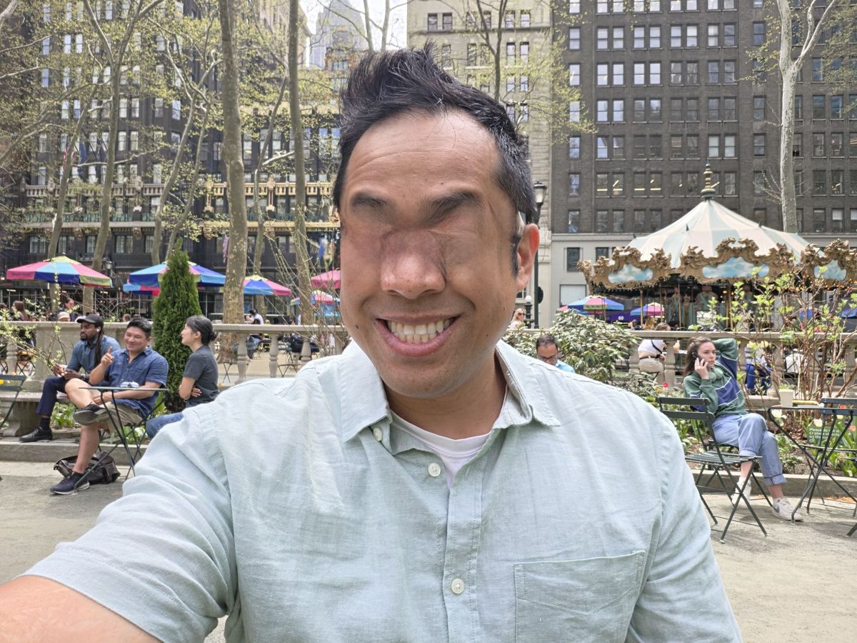 Apple iOS 27 Clean Up vs Samsung Galaxy AI Photo Assist - iOS 27 Photo Clean Up.