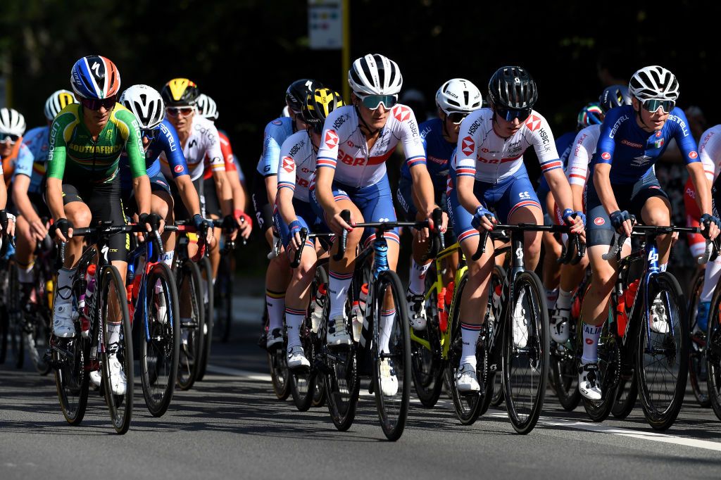 LEUVEN BELGIUM SEPTEMBER 25 LR Ashleigh Moolman Pasio of South Africa Elisabeth DeignanArmitstead of Great Britain Pfeiffer Georgi of Great Britain compete during the 94th UCI Road World Championships 2021 Women Elite Road Race a 1577km race from Antwerp to Leuven flanders2021 on September 25 2021 in Leuven Belgium Photo by Tim de WaeleGetty Images